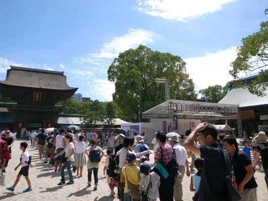 博多三大祭り「筥崎宮放生会」の歴史や楽しみ方を解説!名物のおはじきとは?のイメージ
