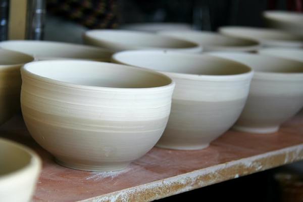 出雲で作られる名器「出西窯」の魅力とは?一緒に楽しむカフェも紹介!のイメージ