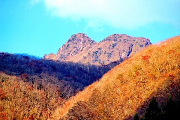 【鳥取】山陰のマッターホルン「烏ヶ山」!難易度別の登山ルートや天然水CMロケ地などを紹介!のイメージ