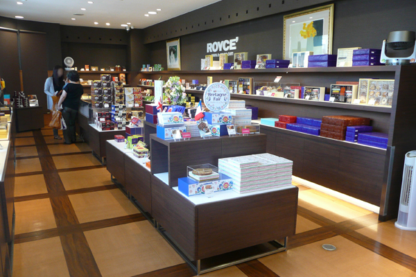 alt="ロイズ店舗"