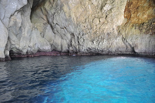 otaru-blue-grotto