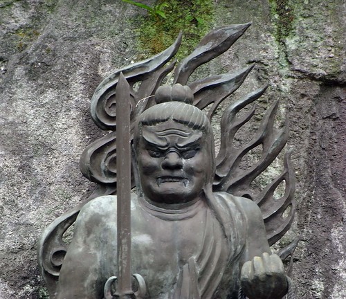 石像の不動明王の画像です