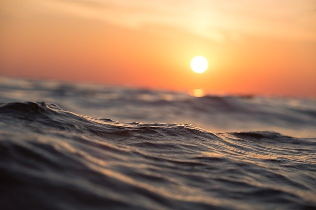 海に沈む夕陽