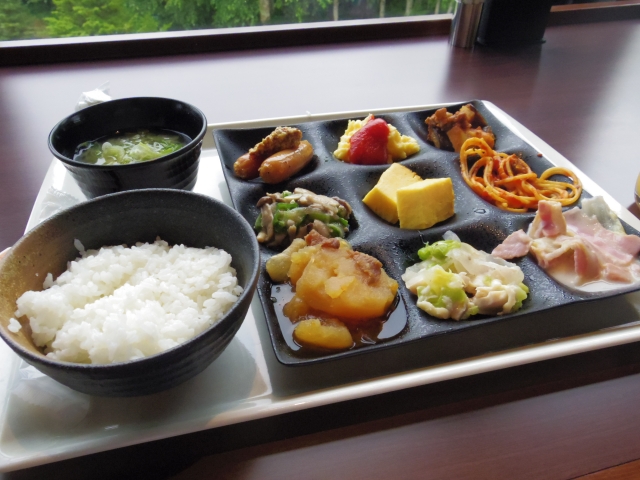 朝食バイキング