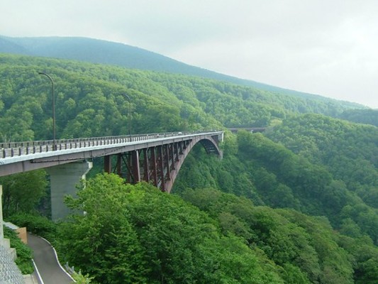 青森一の紅葉名所「城ヶ倉大橋」へ！その絶景や見頃の時期は？心霊情報も？のイメージ