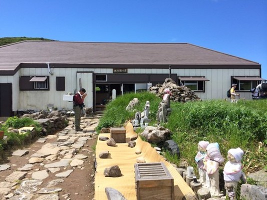  山形「月山神社」の本宮目指して頂上へ！御朱印やアクセス&駐車場は？のイメージ