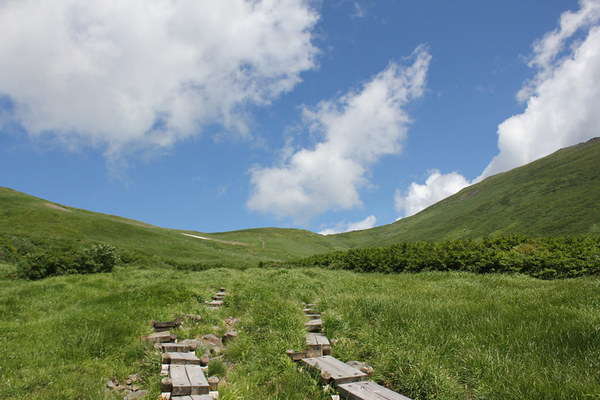 「月山」の登山情報ガイド！難易度や初心者にもおすすめのコースは？のイメージ