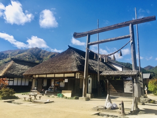 福島有数の観光名所「大内宿」へ！情緒溢れる町並みと名物グルメを堪能！のイメージ