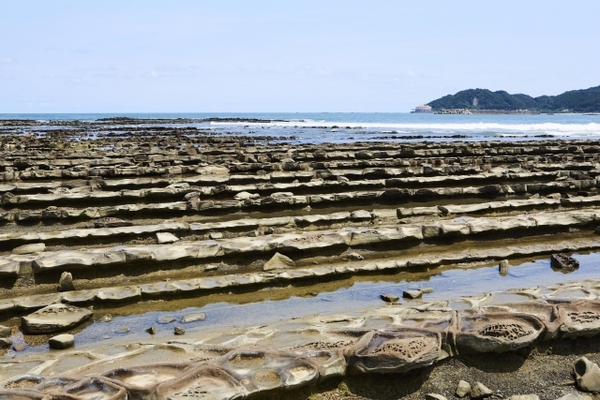 宮崎・青島を囲む奇岩の絶景「鬼の洗濯板」へ！楽しみ方や形成の歴史は？のイメージ
