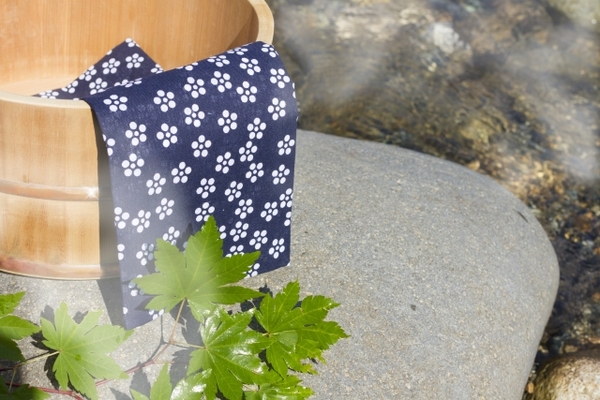 「鏡山温泉茶屋 美人の湯」で日帰り天然温泉を堪能！家族風呂や食事も！のイメージ