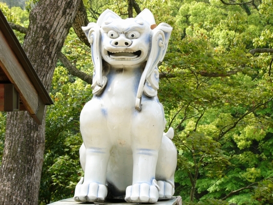 「陶山神社」は有田焼の聖地！珍百景の焼物だらけの境内や御朱印とは？のイメージ