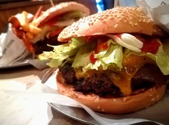 「からつバーガー」は佐賀の絶品B級グルメ！人気メニューや値段は？のイメージ