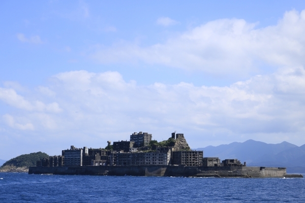 「軍艦島」の心霊情報まとめ！多数の怪奇現象の噂や立ち入り禁止区域とは？のイメージ