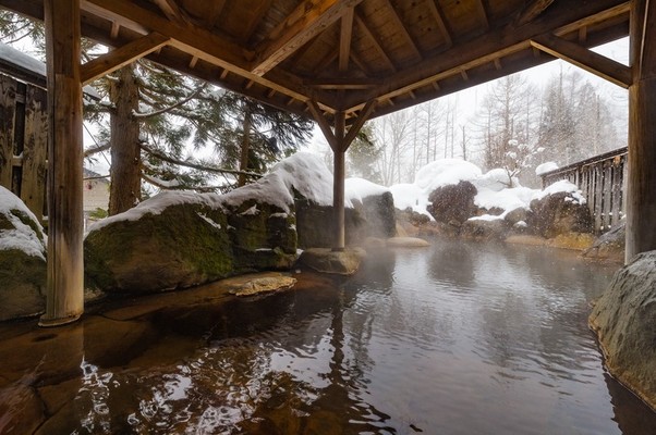 霧島屈指の家族風呂「日本湯小屋物語」とは！滑り台付きの温泉がある？のイメージ
