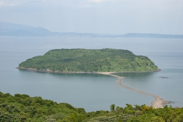 縁結びの無人島「知林ヶ島」へ砂の道を歩いて渡ろう！干潮時間も解説！のイメージ
