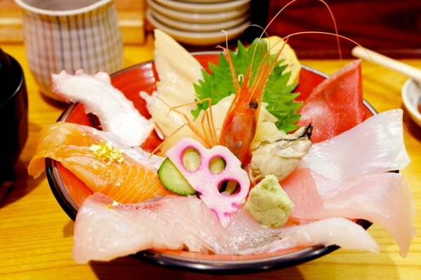 大分・佐伯の天然海水風呂「塩湯」で極上の美人湯と海鮮丼を堪能！のイメージ