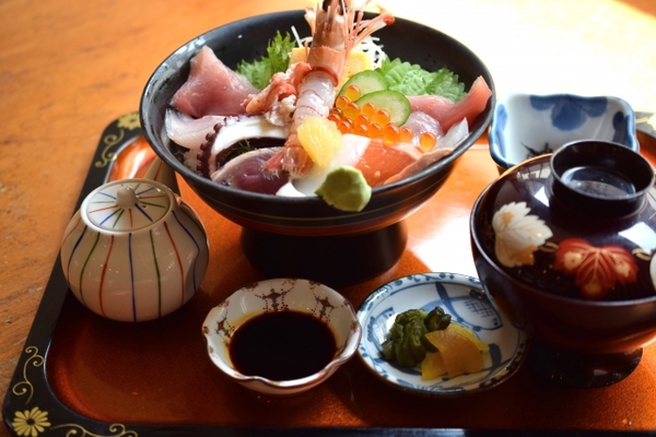 天草のおすすめ海鮮丼ランキングTOP23！新鮮なのに安くて旨い人気店は？のイメージ