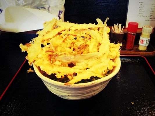 福岡名物グルメ「大地のうどん」のごぼう天が旨すぎる！絶品メニューを調査！のイメージ