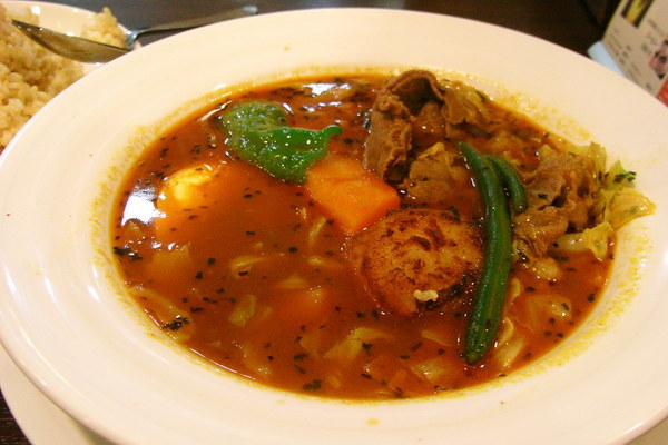 「オカノカリー」で旨いと話題の本格カレーを！おすすめメニューを紹介！のイメージ