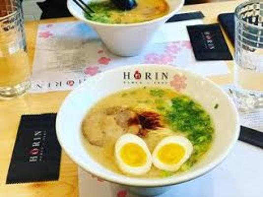 「らーめん屋鳳凛」は特製辛味ダレ豚骨ラーメンの名店！一蘭の元祖店？のイメージ