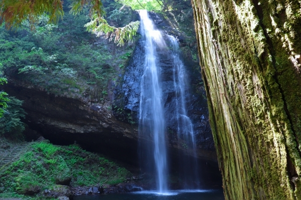 島根「龍頭が滝」は中国地方随一の名瀑！美しい絶景パワースポット！のイメージ