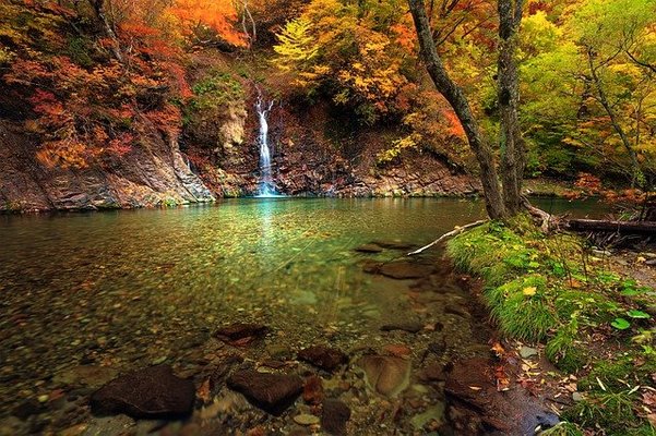 「別府弁天池」は神秘的な透き通るブルーの泉！水汲みや伝わる伝説とは？のイメージ