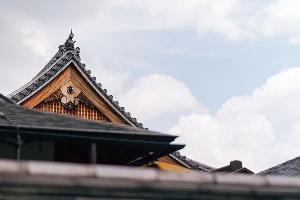 山口「東光寺」には石灯籠と毛利家墓所の神秘の空間！御朱印情報も紹介！のイメージ